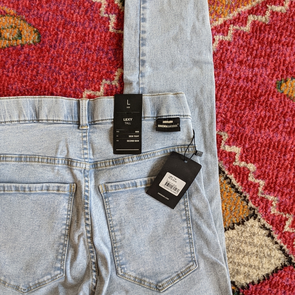 NWT DR. Denim Lexy mid rise skinny jean